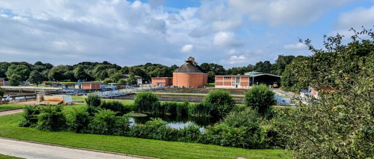 Wo Abwasser in Trinkwasserqualität verwandelt wird